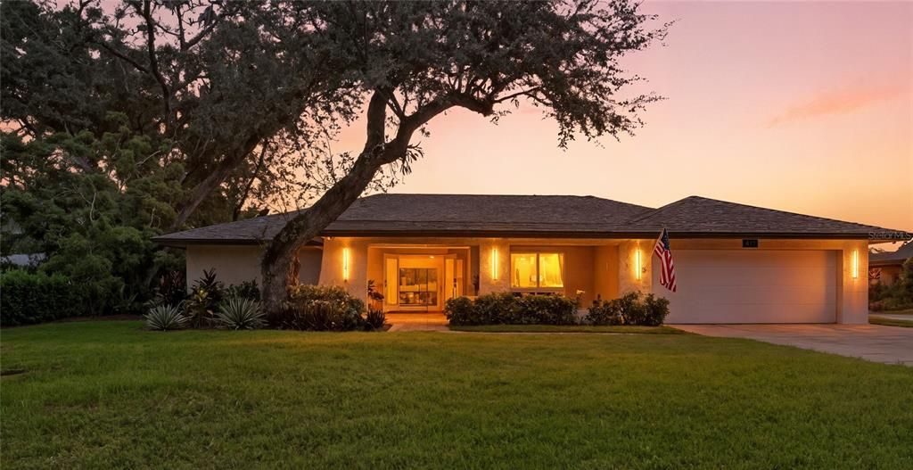 Active With Contract: $709,000 (4 beds, 3 baths, 2662 Square Feet)