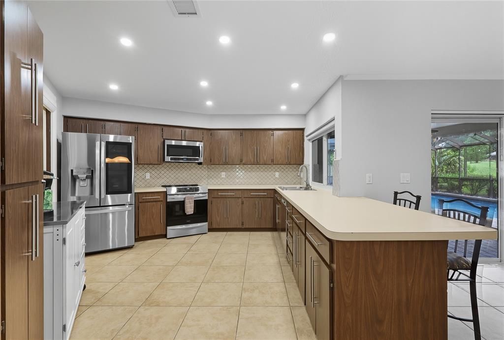 Active With Contract: $709,000 (4 beds, 3 baths, 2662 Square Feet)