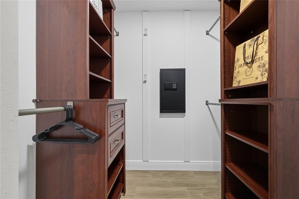 Active With Contract: $709,000 (4 beds, 3 baths, 2662 Square Feet)