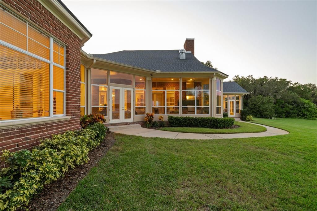 For Sale: $1,950,000 (4 beds, 5 baths, 5287 Square Feet)