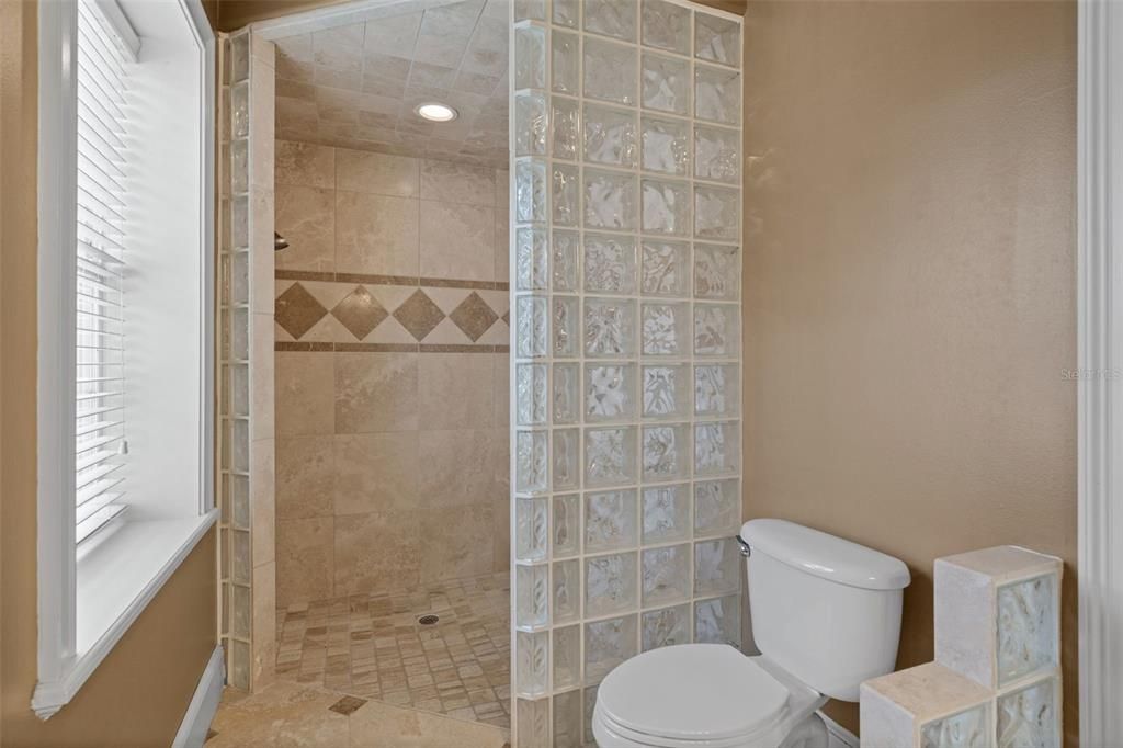 For Sale: $1,950,000 (4 beds, 5 baths, 5287 Square Feet)