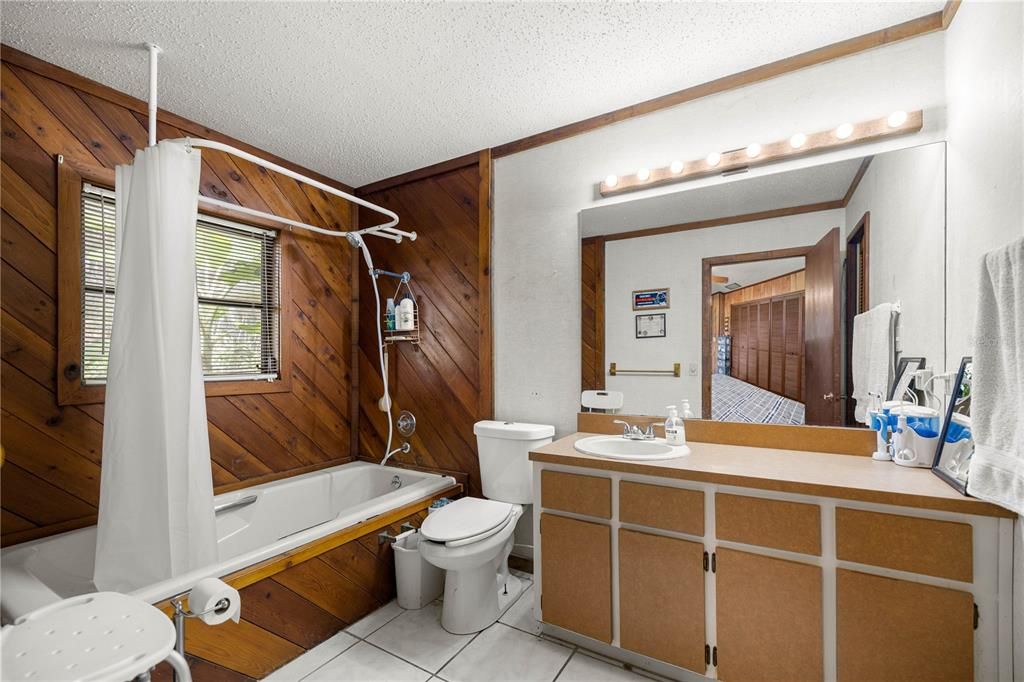 Active With Contract: $649,900 (4 beds, 2 baths, 2672 Square Feet)