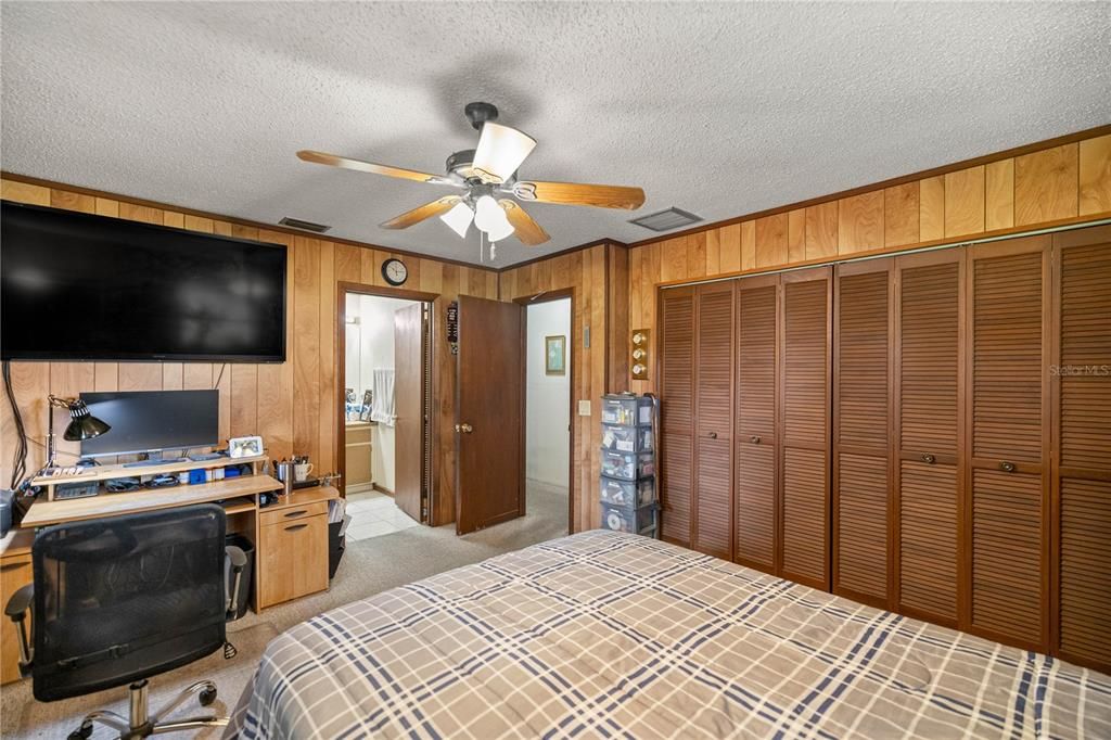 Active With Contract: $649,900 (4 beds, 2 baths, 2672 Square Feet)