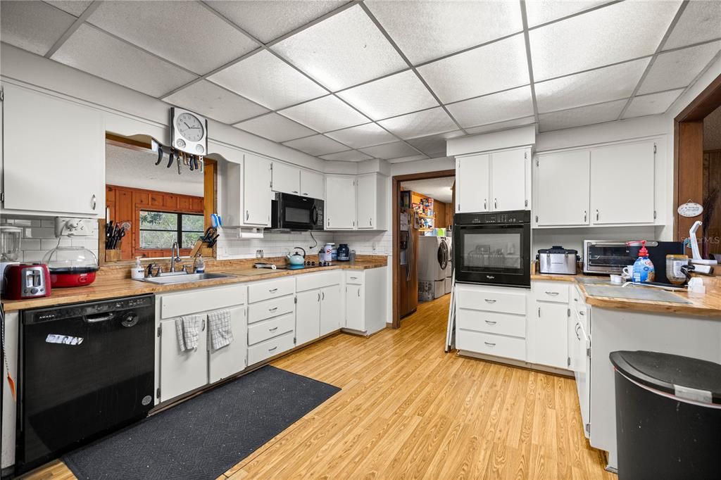 Active With Contract: $649,900 (4 beds, 2 baths, 2672 Square Feet)