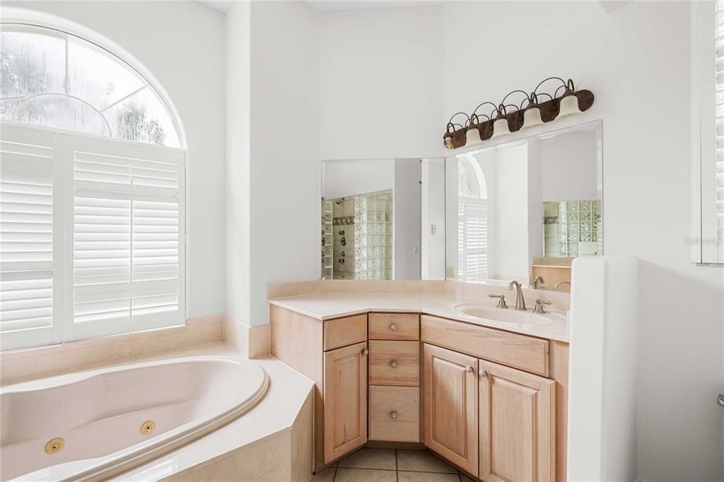 En Venta: $2,250,000 (4 camas, 3 baños, 3763 Pies cuadrados)