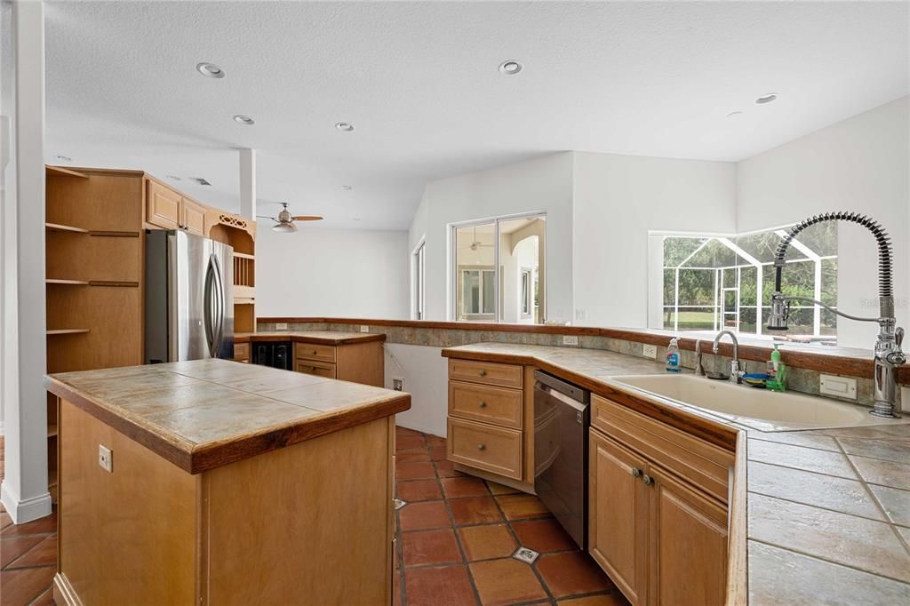 En Venta: $2,250,000 (4 camas, 3 baños, 3763 Pies cuadrados)