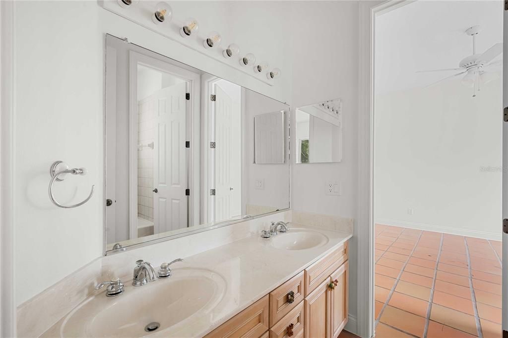 En Venta: $2,250,000 (4 camas, 3 baños, 3763 Pies cuadrados)