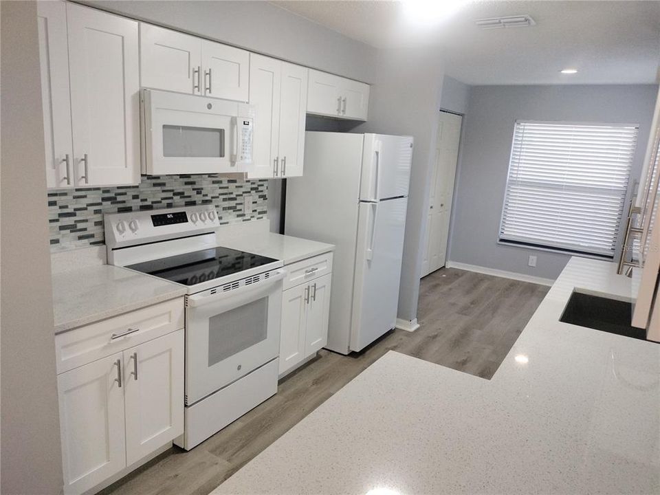 Active With Contract: $2,000 (3 beds, 2 baths, 1214 Square Feet)