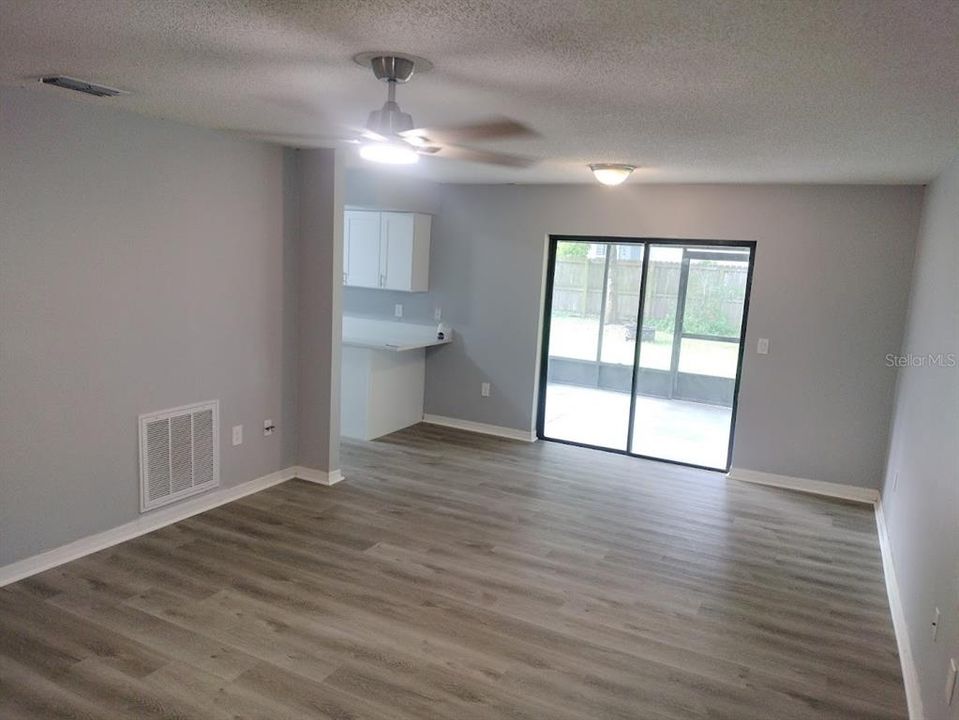 Active With Contract: $2,000 (3 beds, 2 baths, 1214 Square Feet)