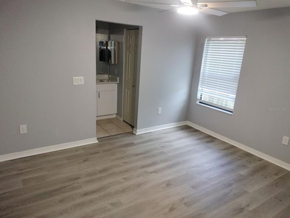 Active With Contract: $2,000 (3 beds, 2 baths, 1214 Square Feet)