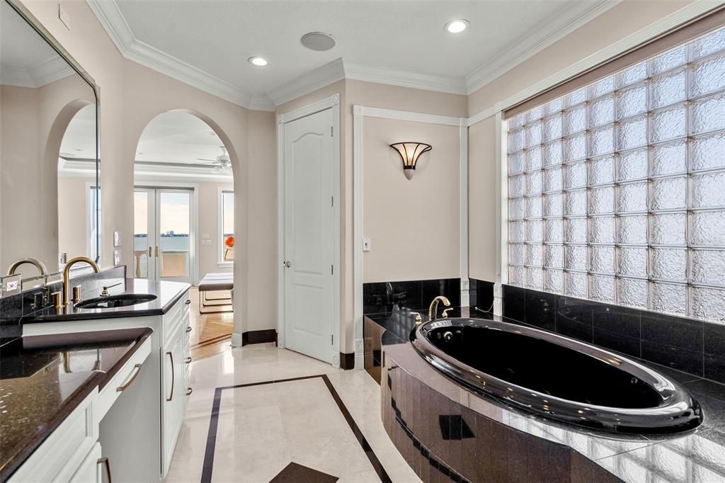 For Sale: $3,699,000 (4 beds, 4 baths, 4445 Square Feet)