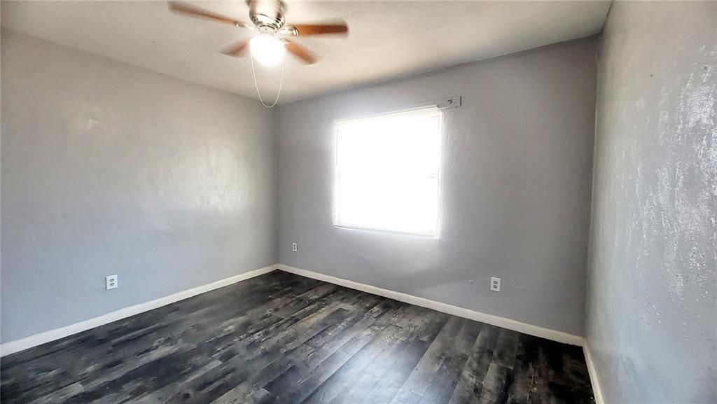 For Rent: $1,000 (2 beds, 1 baths, 650 Square Feet)