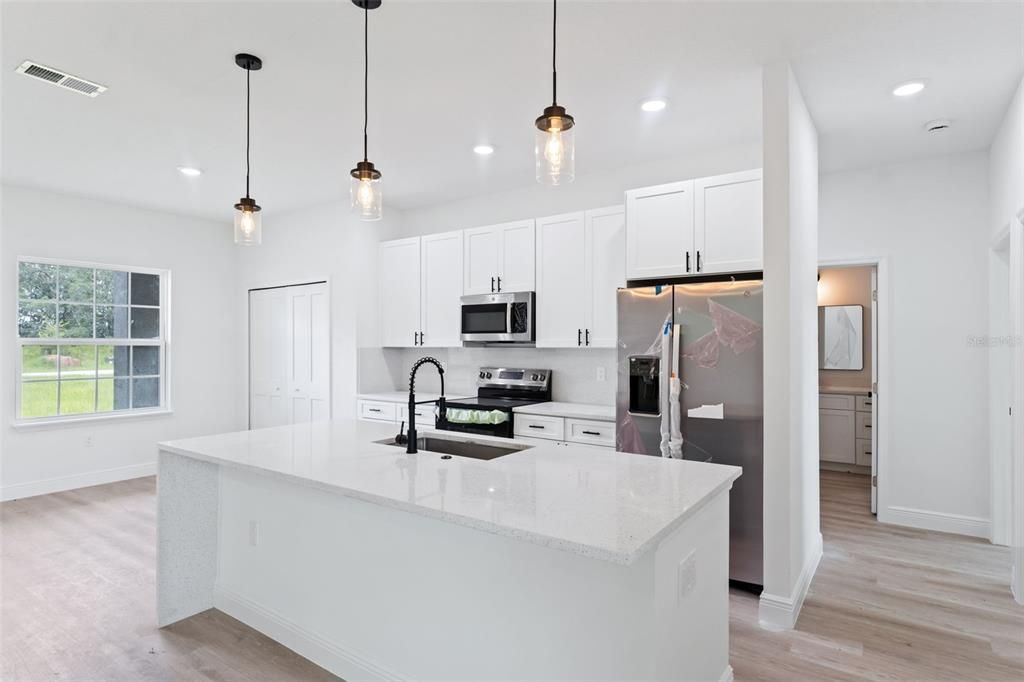 For Sale: $299,000 (4 beds, 2 baths, 1751 Square Feet)