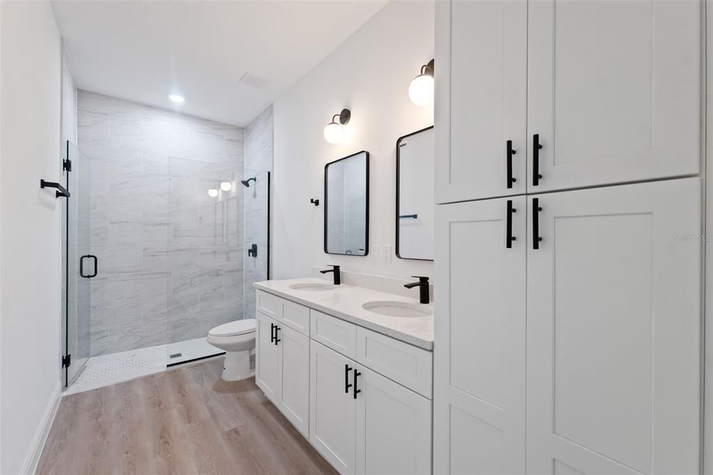 For Sale: $299,000 (4 beds, 2 baths, 1751 Square Feet)