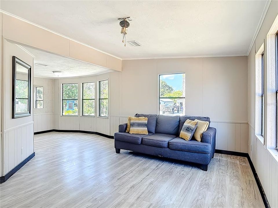 待售: $179,500 (3 贝兹, 2 浴室, 1066 平方英尺)