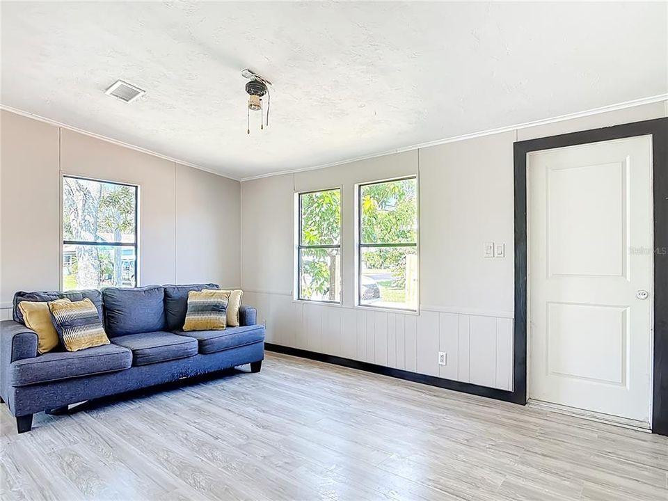 待售: $179,500 (3 贝兹, 2 浴室, 1066 平方英尺)