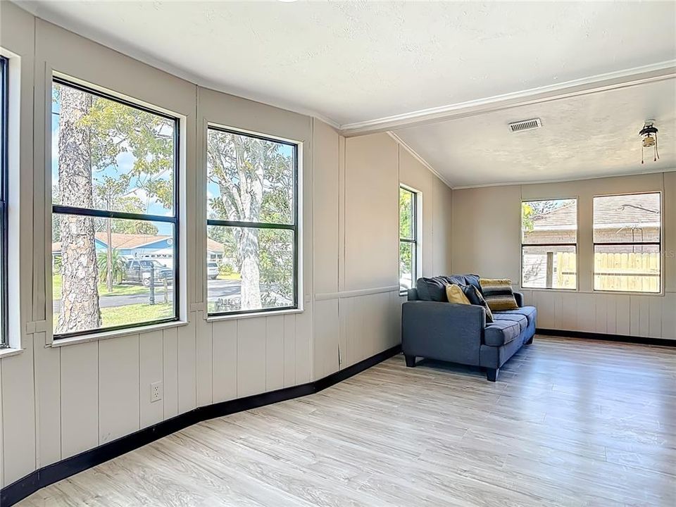 待售: $179,500 (3 贝兹, 2 浴室, 1066 平方英尺)