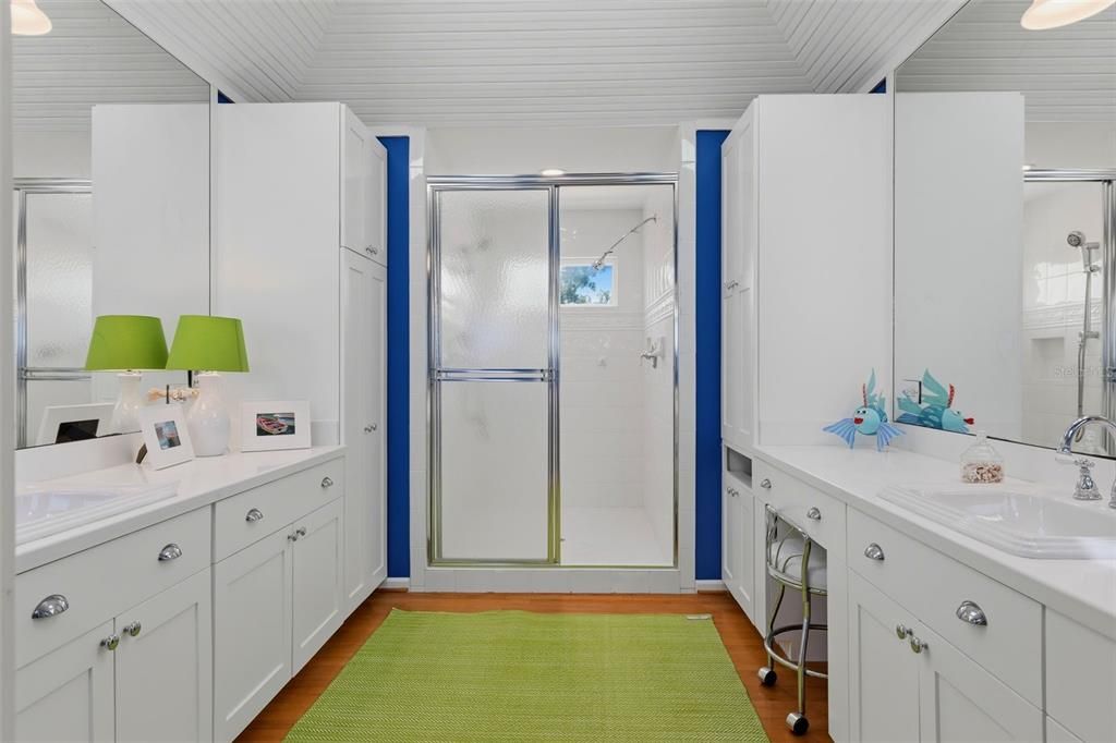 En Venta: $6,999,000 (5 camas, 5 baños, 4724 Pies cuadrados)