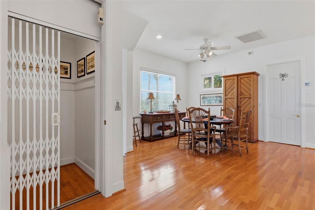 En Venta: $6,999,000 (5 camas, 5 baños, 4724 Pies cuadrados)