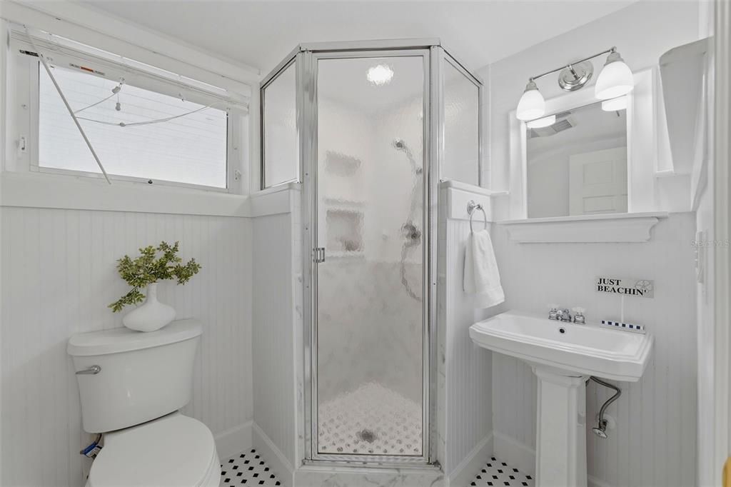 En Venta: $6,999,000 (5 camas, 5 baños, 4724 Pies cuadrados)