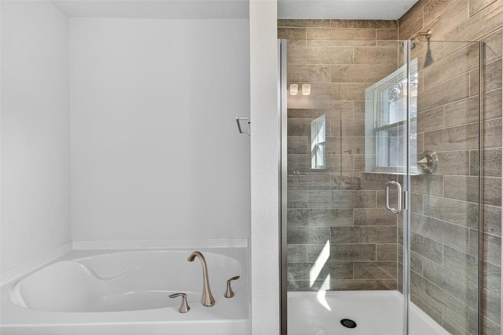 На продажу: $552,450 (4 спален, 2 ванн, 2330 Квадратных фут)