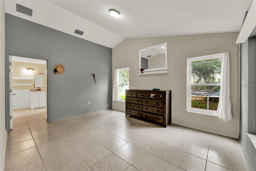 For Sale: $675,000 (3 beds, 2 baths, 1530 Square Feet)