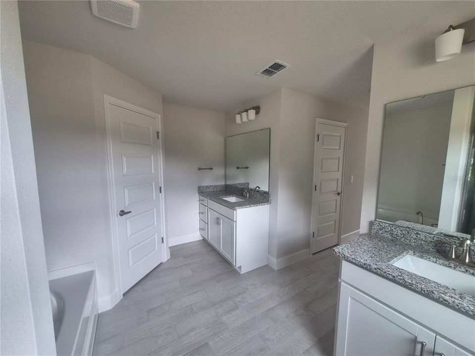 For Sale: $557,750 (4 beds, 3 baths, 2265 Square Feet)