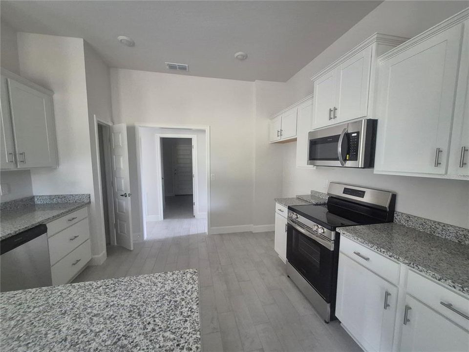 For Sale: $557,750 (4 beds, 3 baths, 2265 Square Feet)