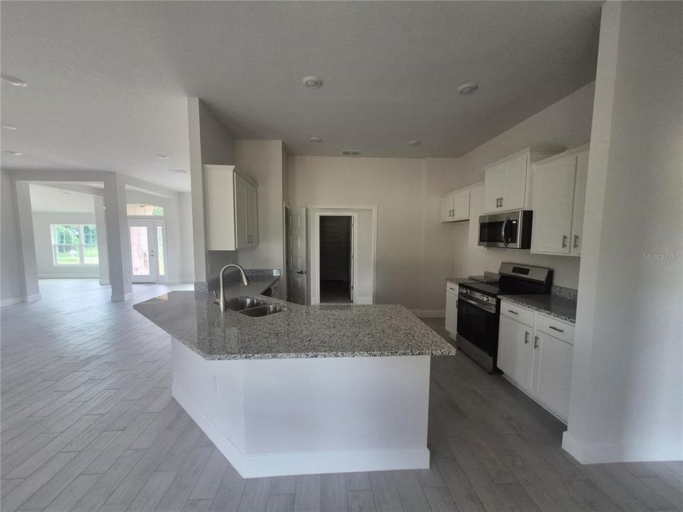 For Sale: $557,750 (4 beds, 3 baths, 2265 Square Feet)