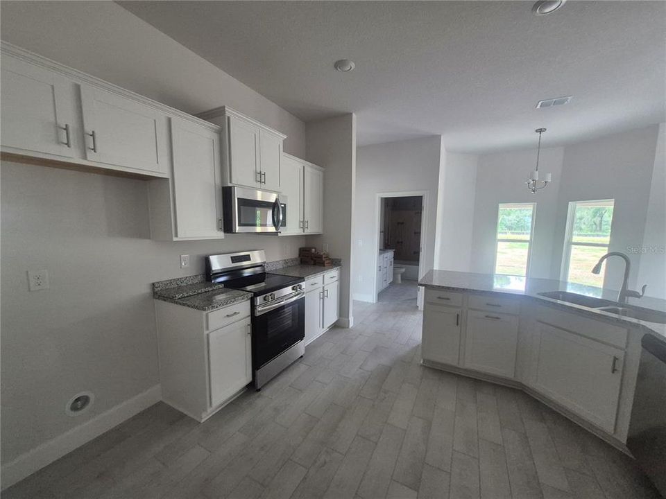 For Sale: $557,750 (4 beds, 3 baths, 2265 Square Feet)