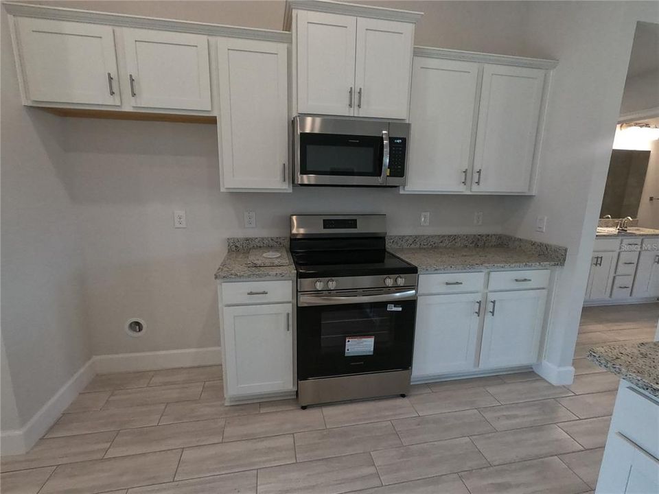 待售: $552,450 (4 贝兹, 2 浴室, 2330 平方英尺)