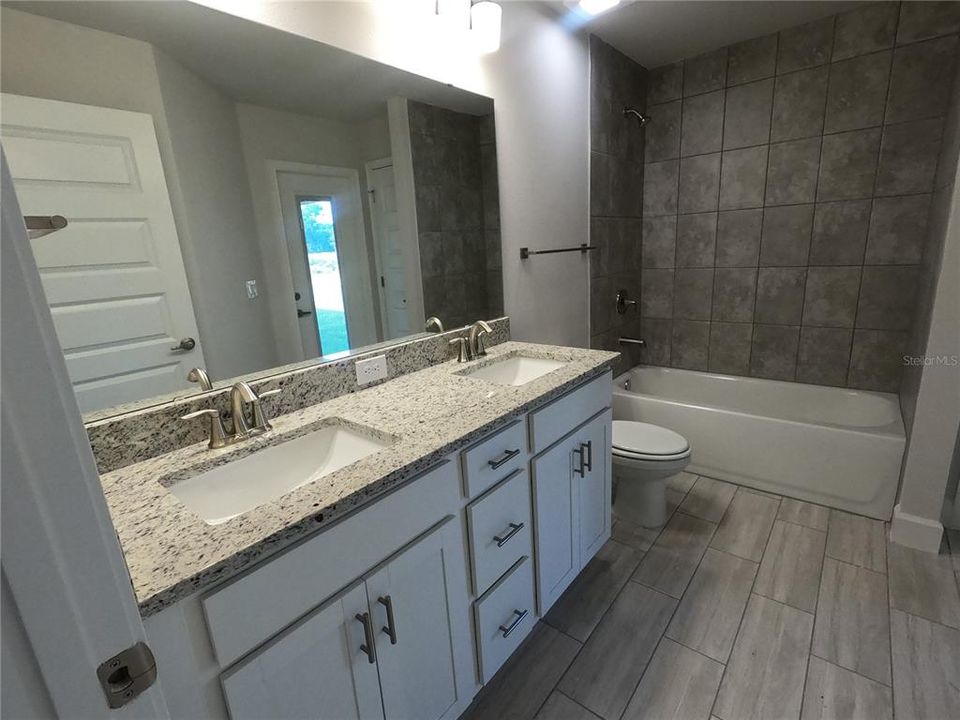 待售: $552,450 (4 贝兹, 2 浴室, 2330 平方英尺)