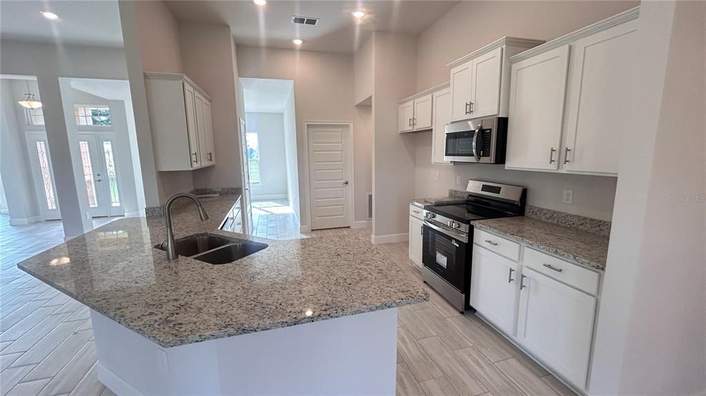 待售: $552,450 (4 贝兹, 2 浴室, 2330 平方英尺)