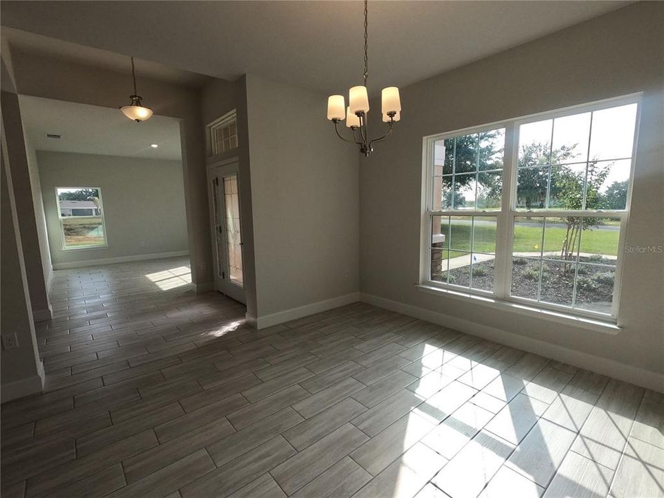 待售: $552,450 (4 贝兹, 2 浴室, 2330 平方英尺)