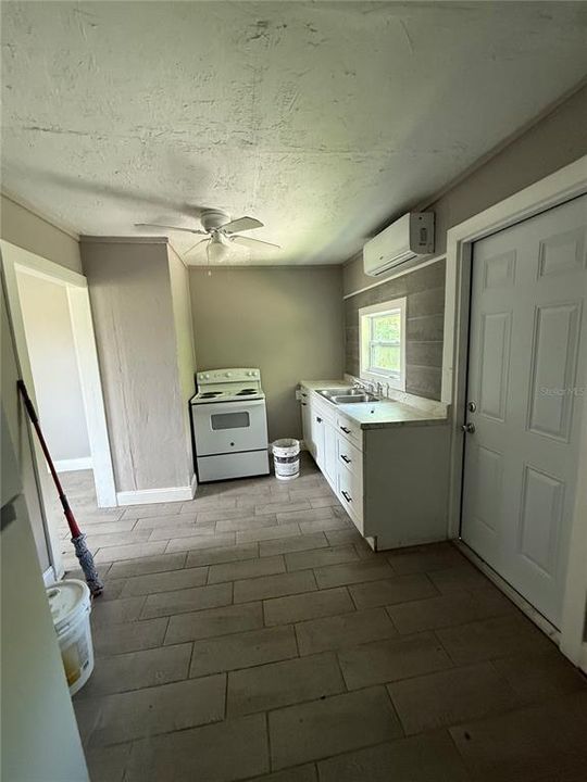 For Sale: $150,000 (2 beds, 0 baths, 800 Square Feet)