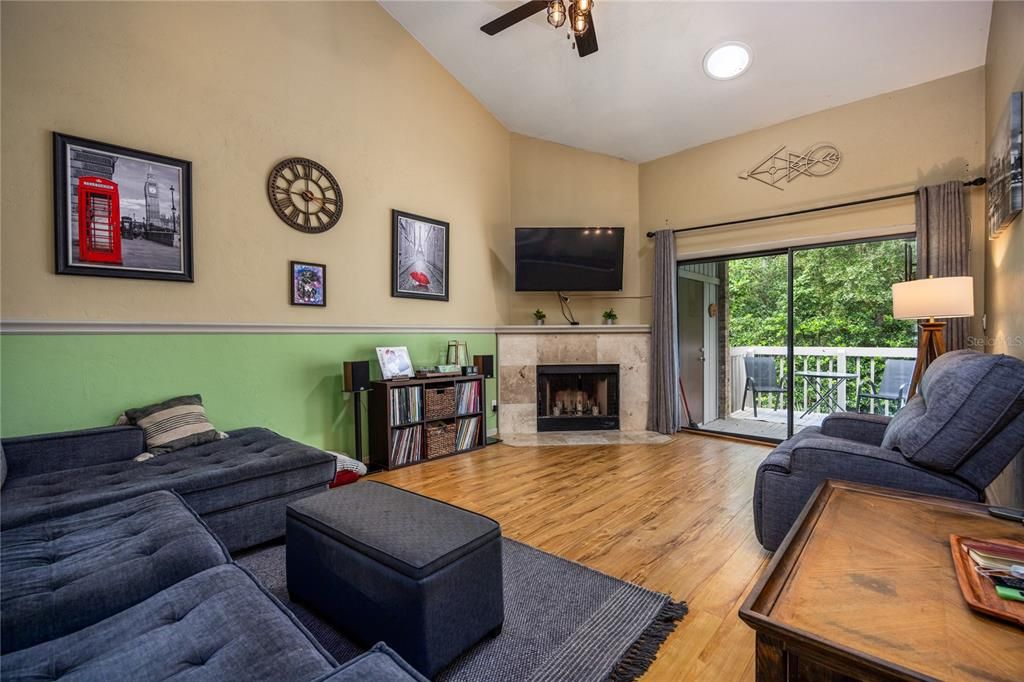 Active With Contract: $185,000 (2 beds, 2 baths, 1340 Square Feet)