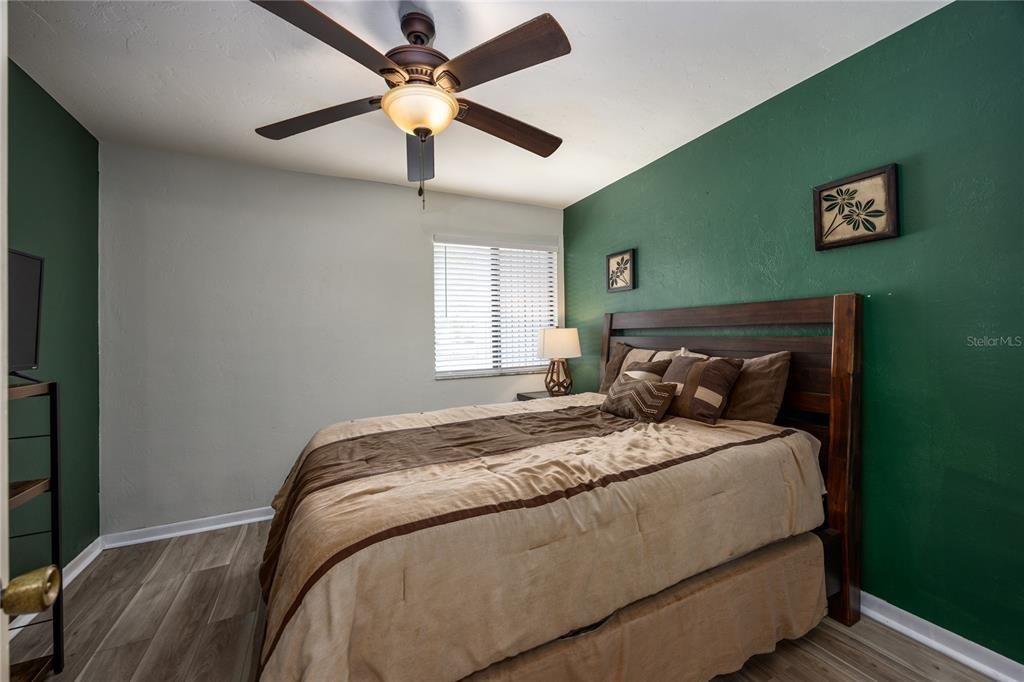 Active With Contract: $185,000 (2 beds, 2 baths, 1340 Square Feet)