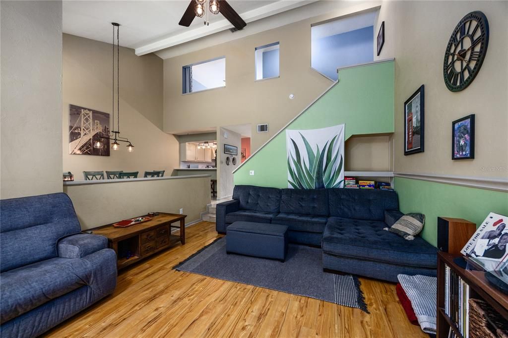 Active With Contract: $185,000 (2 beds, 2 baths, 1340 Square Feet)