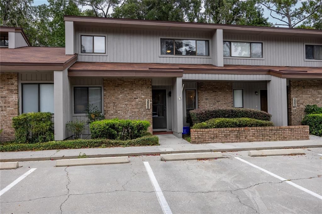 Active With Contract: $185,000 (2 beds, 2 baths, 1340 Square Feet)