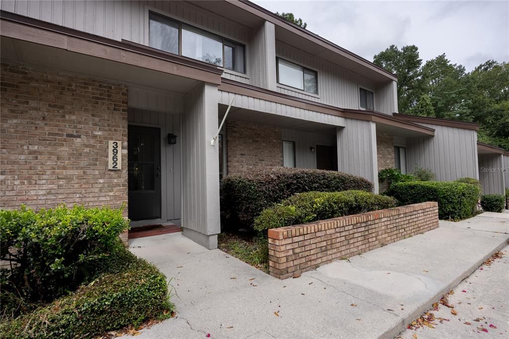 Active With Contract: $185,000 (2 beds, 2 baths, 1340 Square Feet)