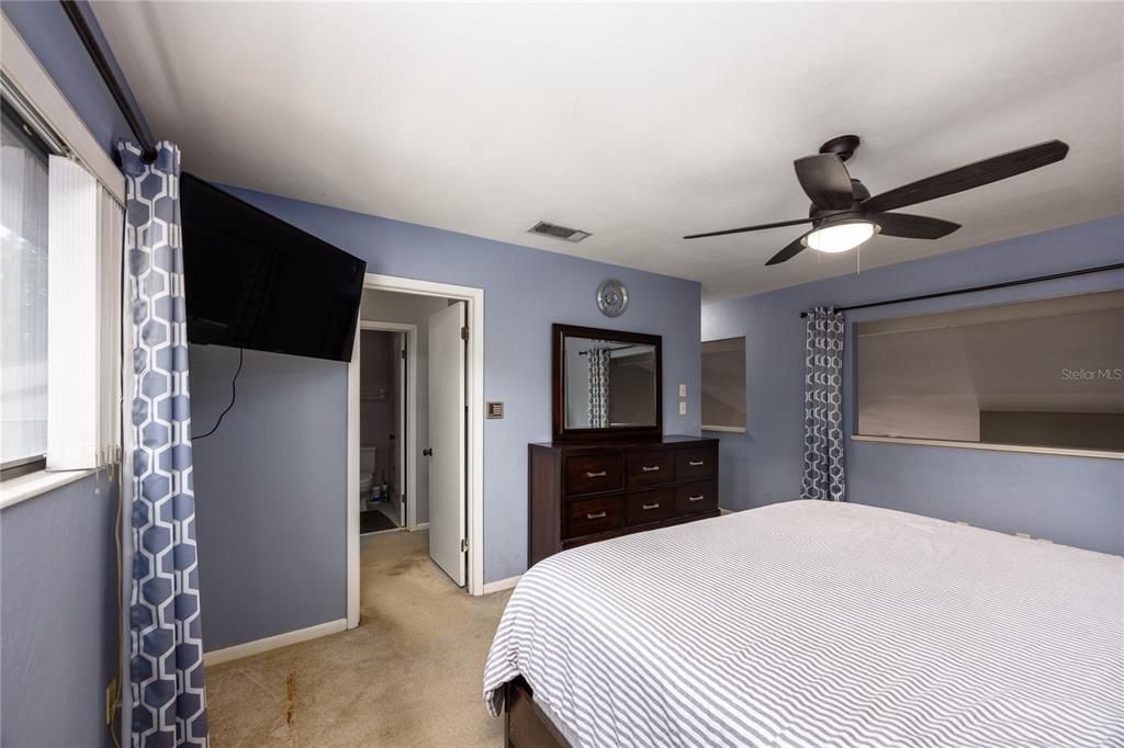 Active With Contract: $185,000 (2 beds, 2 baths, 1340 Square Feet)