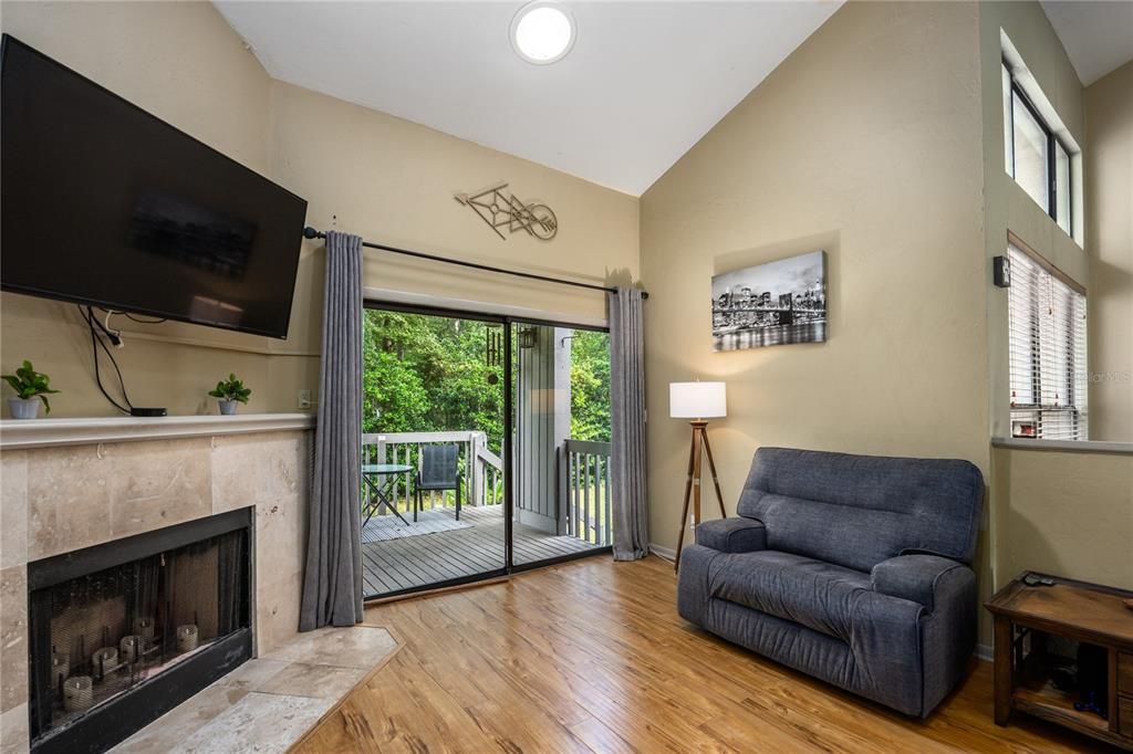 Active With Contract: $185,000 (2 beds, 2 baths, 1340 Square Feet)