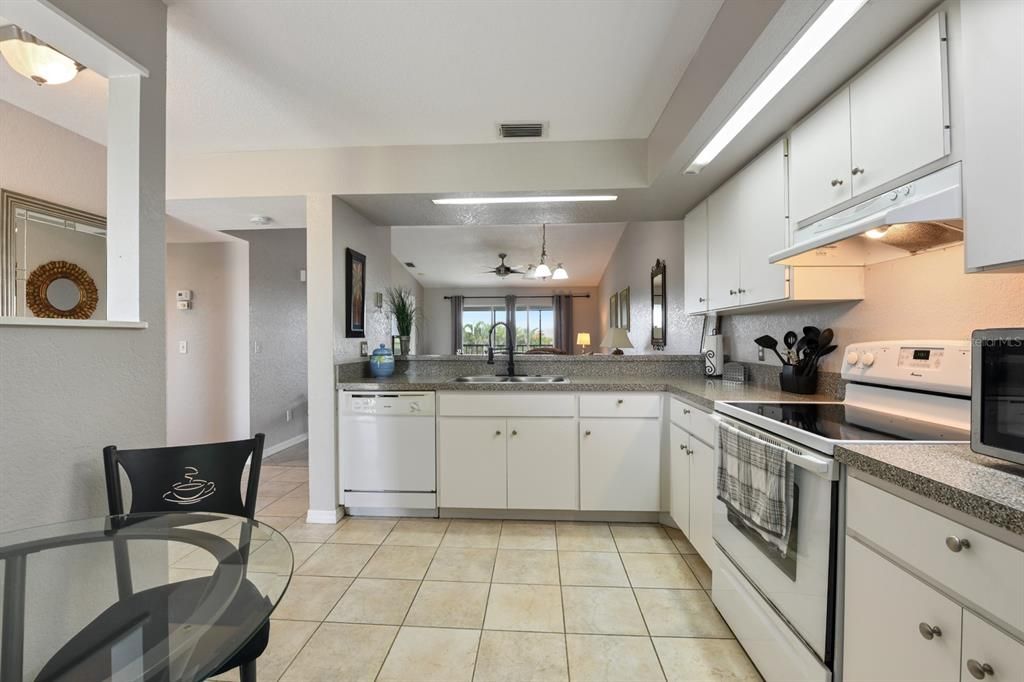 For Rent: $1,950 (2 beds, 2 baths, 1164 Square Feet)