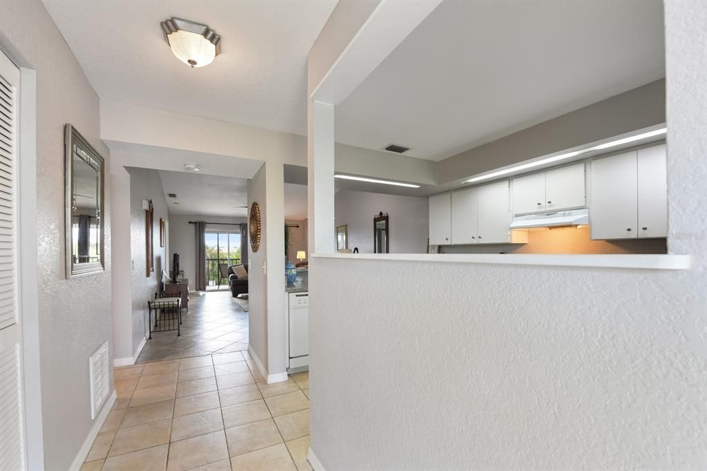 For Rent: $1,950 (2 beds, 2 baths, 1164 Square Feet)