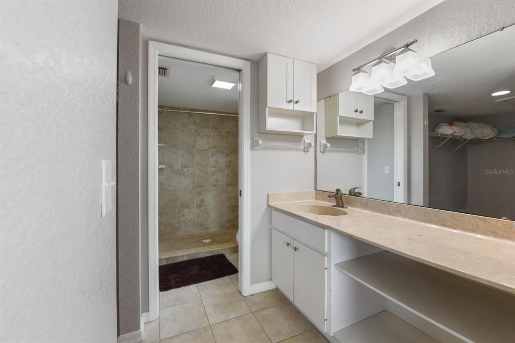 For Rent: $1,950 (2 beds, 2 baths, 1164 Square Feet)