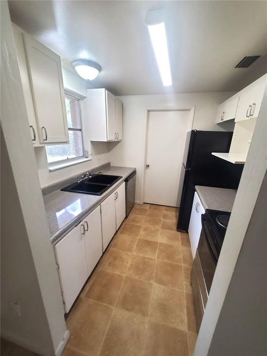 For Rent: $1,450 (2 beds, 2 baths, 1223 Square Feet)