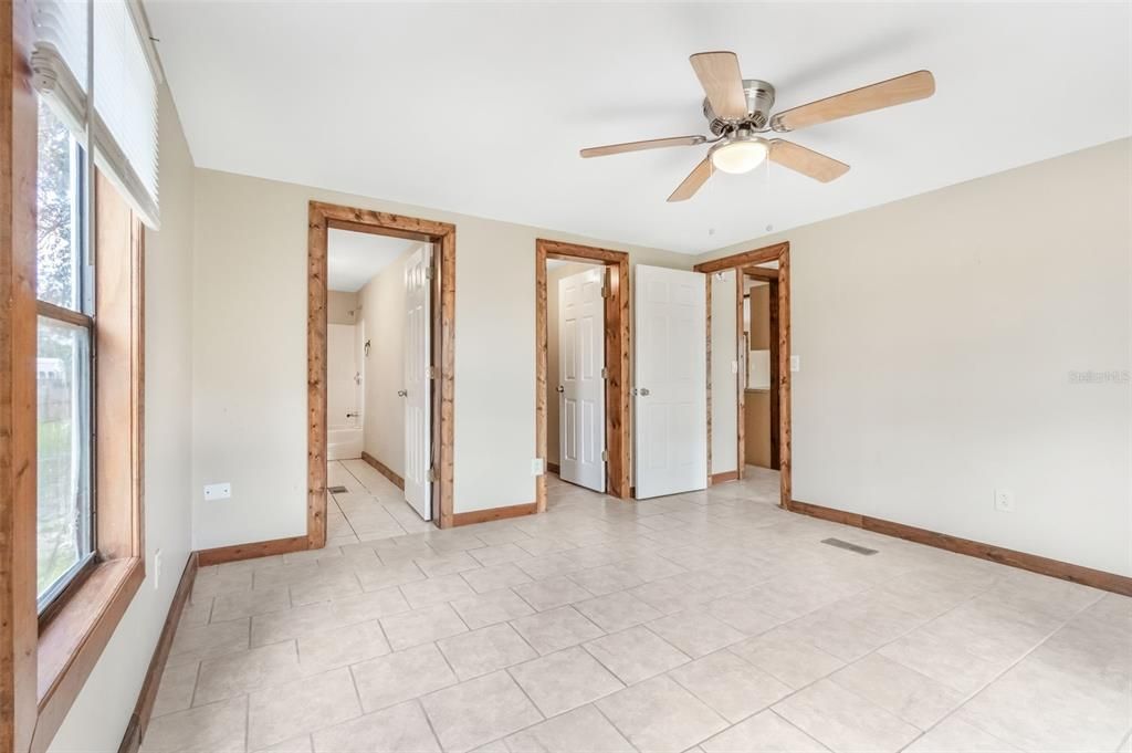 En Venta: $290,000 (4 camas, 2 baños, 1512 Pies cuadrados)