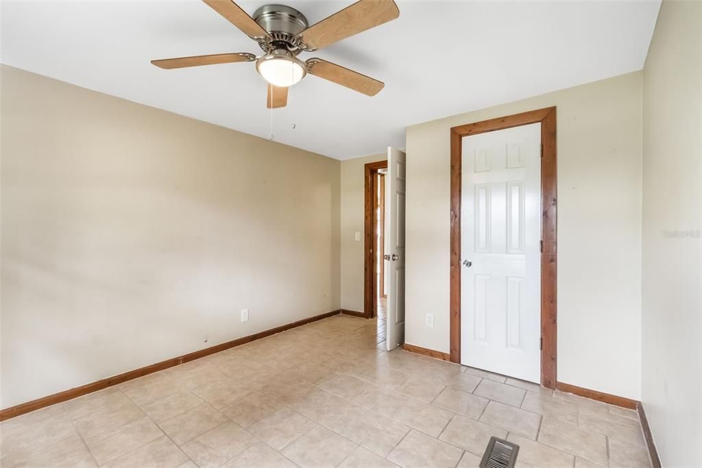 En Venta: $290,000 (4 camas, 2 baños, 1512 Pies cuadrados)