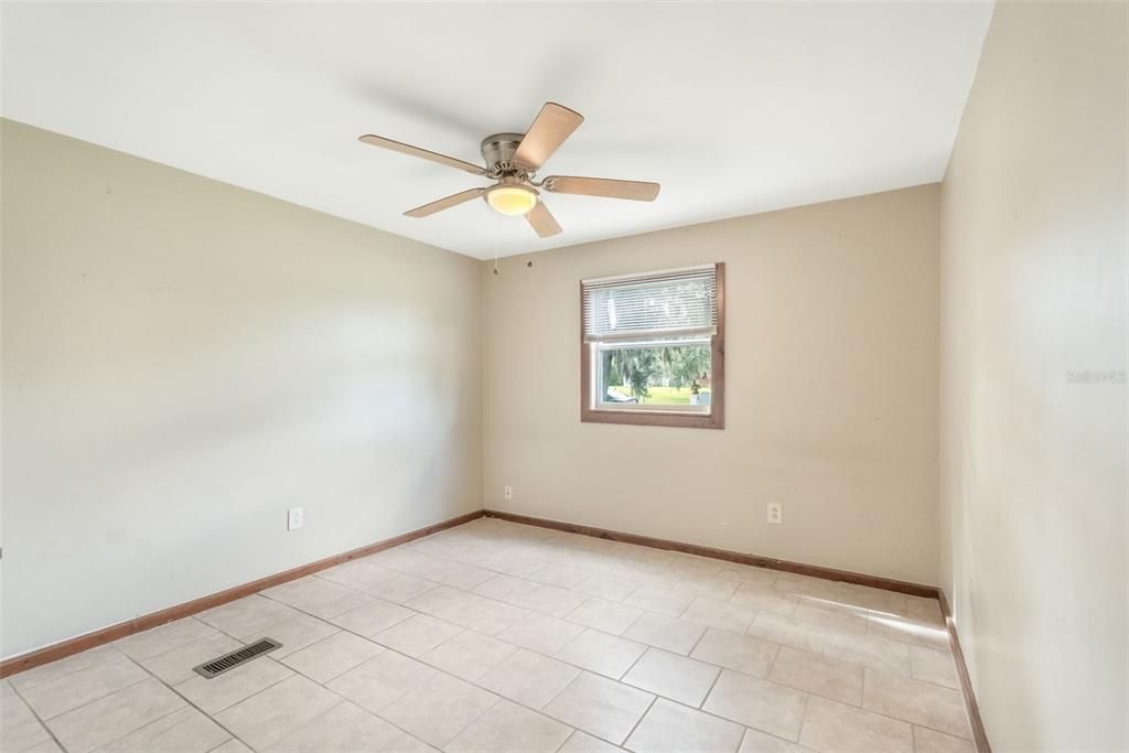 En Venta: $290,000 (4 camas, 2 baños, 1512 Pies cuadrados)