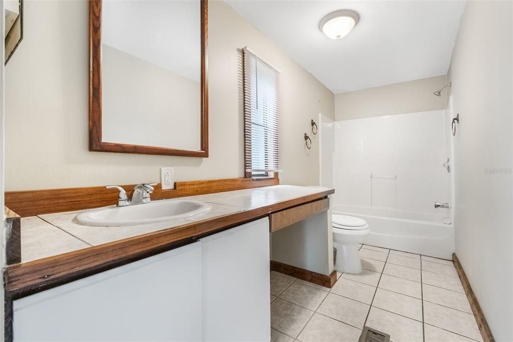 En Venta: $290,000 (4 camas, 2 baños, 1512 Pies cuadrados)